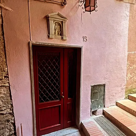 La Corsara-la Casa Nella Roccia