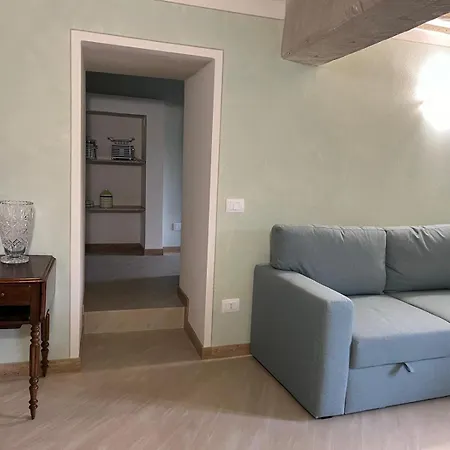 La Corsara-la Casa Nella Roccia *