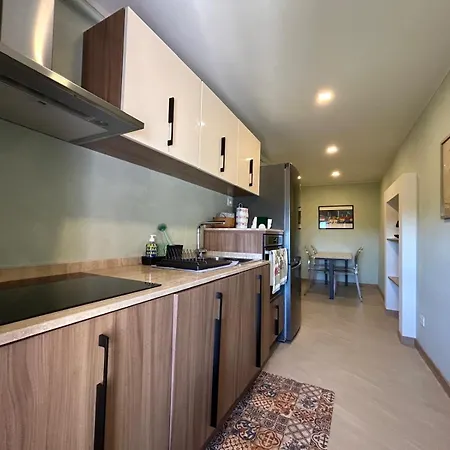 La Corsara-la Casa Nella Roccia *