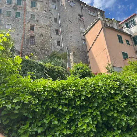 La Corsara-la Casa Nella Roccia בית נופש *