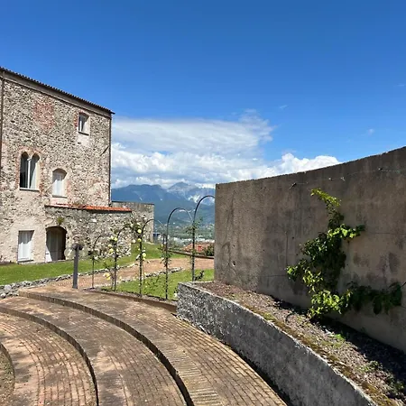 La Corsara-la Casa Nella Roccia *